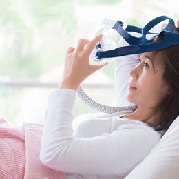 woman with CPAP